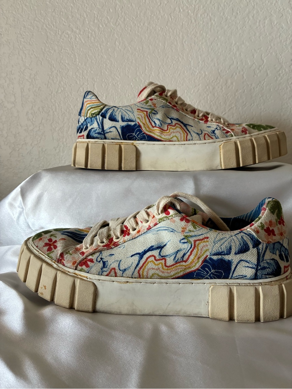 FARM Rio Kids Canvas Sneakers in Cream with Green, Blue & Orange Floral Print - Picture 5 of 6
